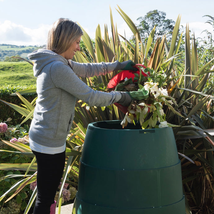 WW Video: Inside our Garden Composter - Enhanced with Bokashi Compost!