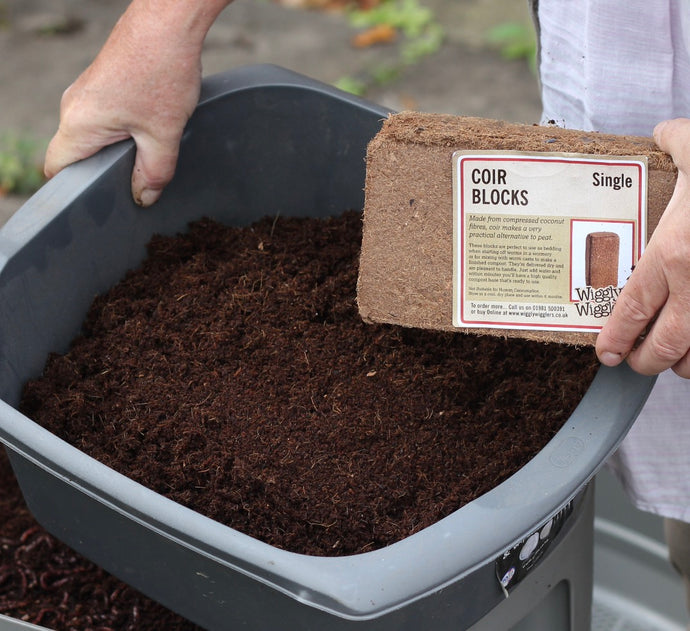 WW Video: Do I need a Coir Block in the next tray of my wormery?